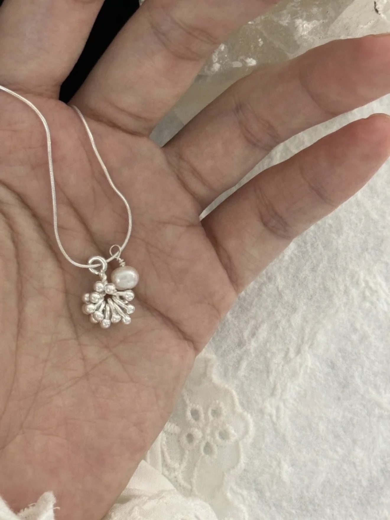 Clustered pearl neacklace