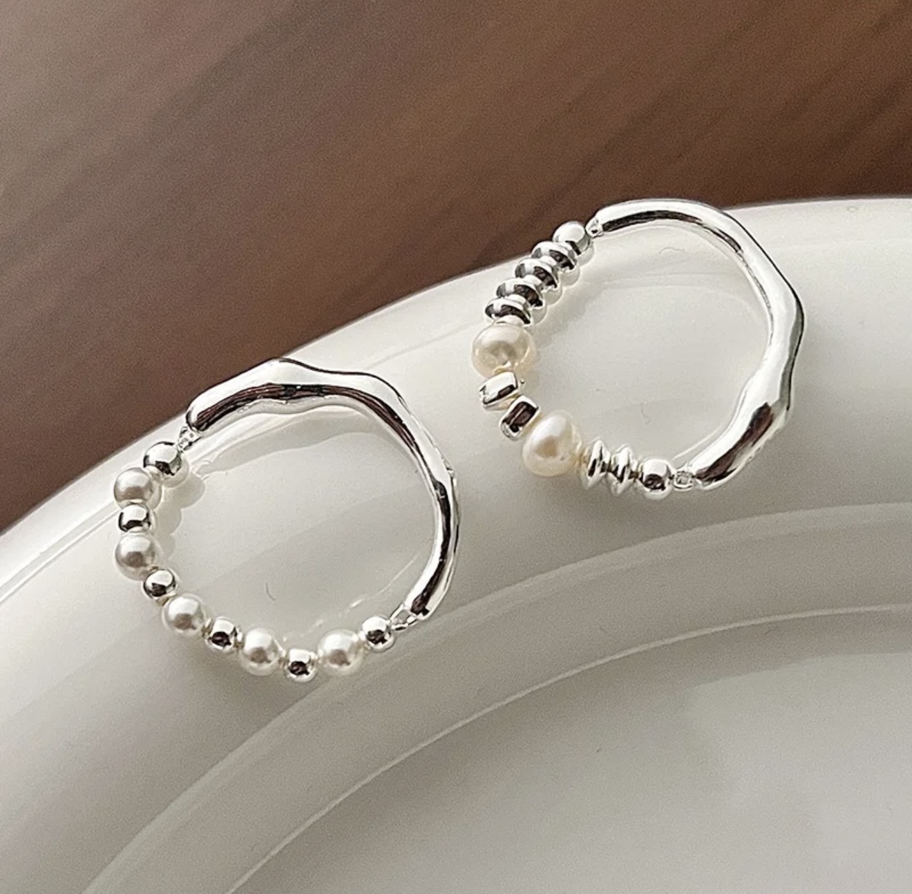 Irregular pearl and silver ring